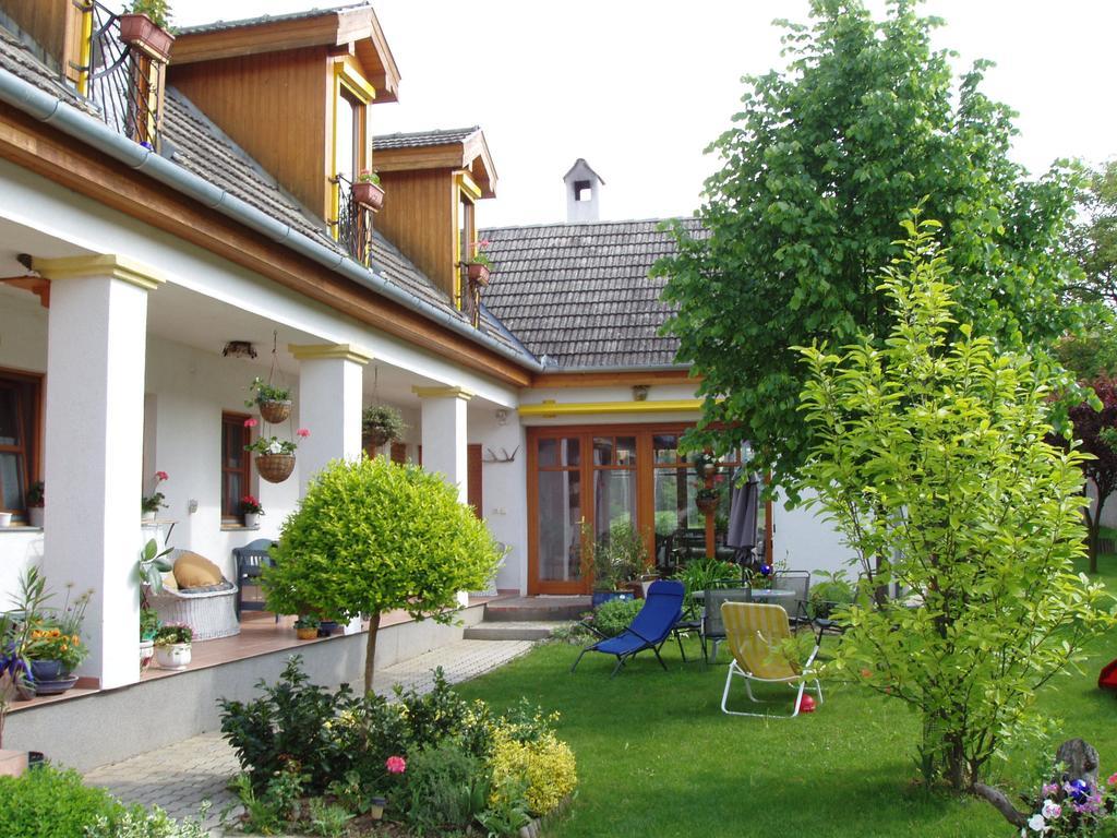 Rudolf'S Fogado Hotel Zsira Exterior photo