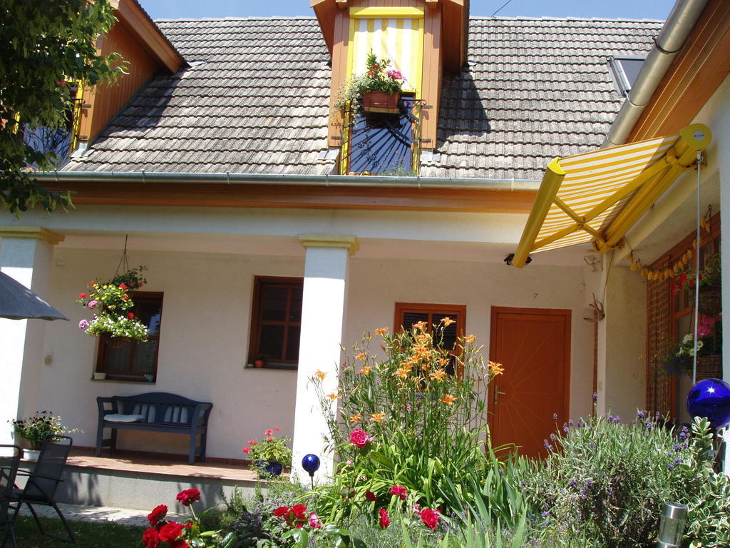 Rudolf'S Fogado Hotel Zsira Exterior photo